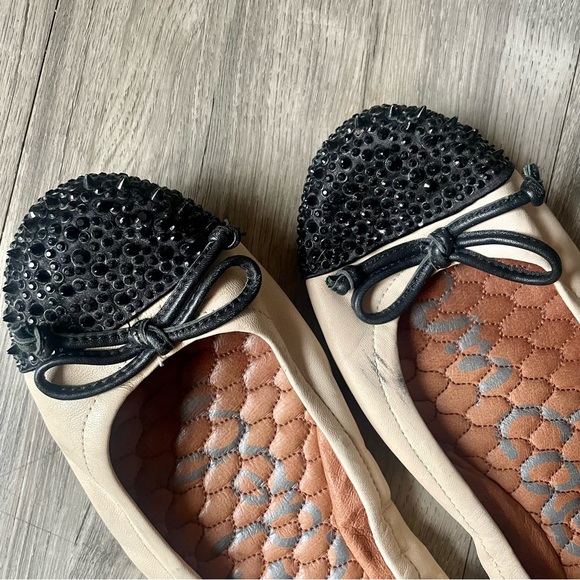 SAM EDELMAN Beatrix Cream Black Studded Spike Round Toe Bow Ballet Flats - Picture 5 of 10
